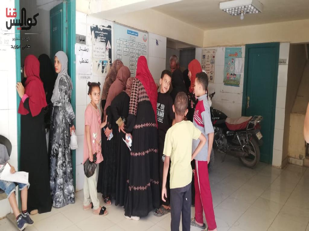 جامعة جنوب الوادي تنظم قافلة طبية بقرية شرق بهجورة في نجع حمادي
